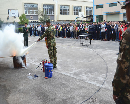 僑洋實業(yè)消防演習中 僑洋實業(yè)消防演習中