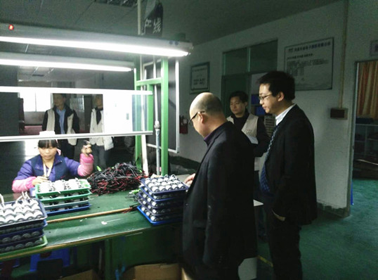 客戶在審查僑洋實(shí)業(yè),河源天裕電子生產(chǎn)車間一角 客戶在審查僑洋實(shí)業(yè),河源天裕電子生產(chǎn)車間一角