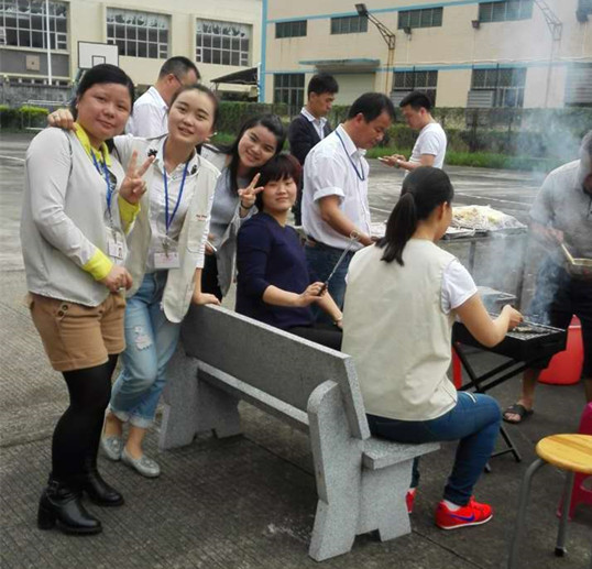 僑洋伙伴在玩中作樂,很嗨皮 僑洋伙伴在玩中作樂,很嗨皮