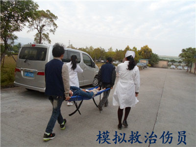 僑洋實業(yè)消防演習(xí)救治傷員 僑洋實業(yè)消防演習(xí)救治傷員