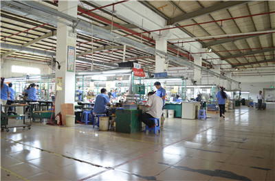 僑洋實(shí)業(yè)生產(chǎn)人員 僑洋實(shí)業(yè)生產(chǎn)人員