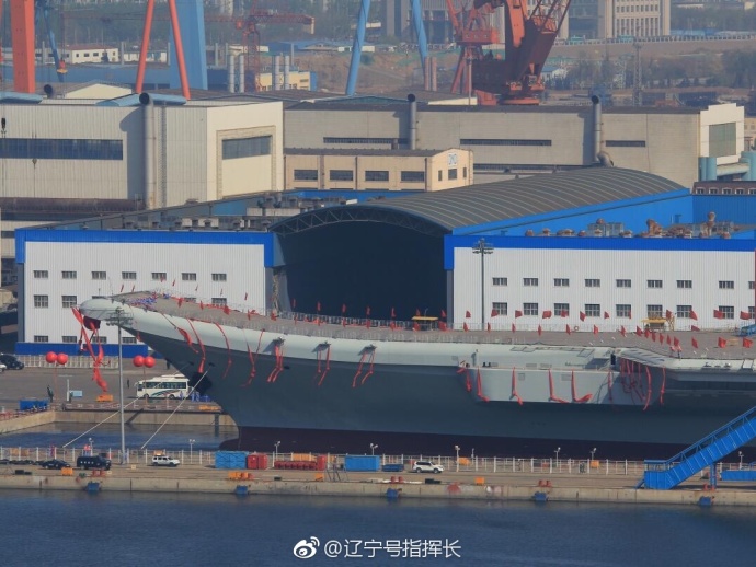 舉國同慶，首艘國產(chǎn)航空母艦今日正式下水啦！