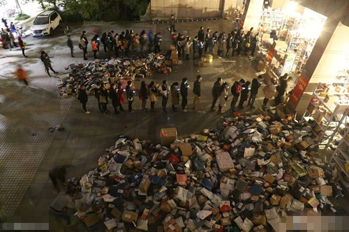 瞧瞧:雙十一結(jié)束后快遞紛紛爆倉(cāng)1 瞧瞧:雙十一結(jié)束后快遞紛紛爆倉(cāng)1