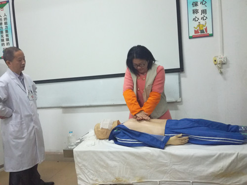 僑洋實業(yè)誠邀同濟醫(yī)院左院長到廠培訓急救基礎知識。