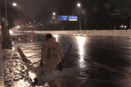 臺(tái)風(fēng)山竹那些暖心的背影。