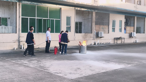 僑洋實業(yè)2020年消防演習(xí):抽取人員操作滅火 僑洋實業(yè)2020年消防演習(xí):抽取人員操作滅火