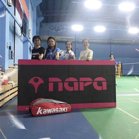 燃燒卡路里，僑洋實業(yè)小伙伴羽毛球運動走起